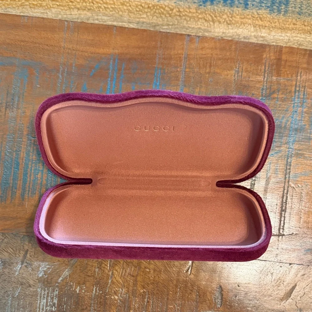 Gucci Elegant Velvet Glass Case- never used. - Picture 3 of 3